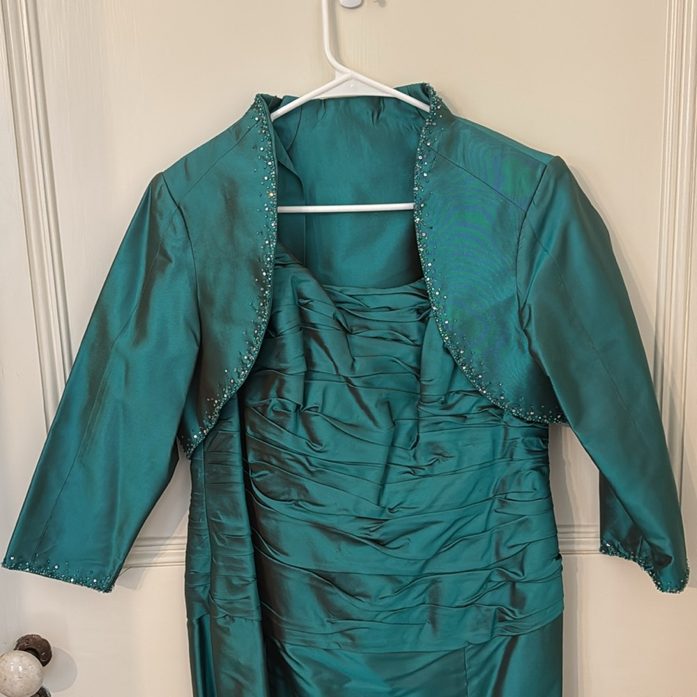 Merissa Baratelli Thai silk formal gown with matching beaded jacket. Sz 14.
